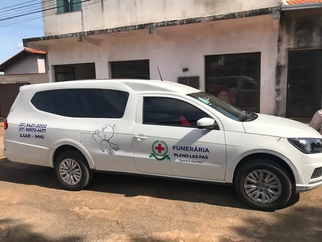 Veículo de atendimento funerário — Identificação da empresa no veículo