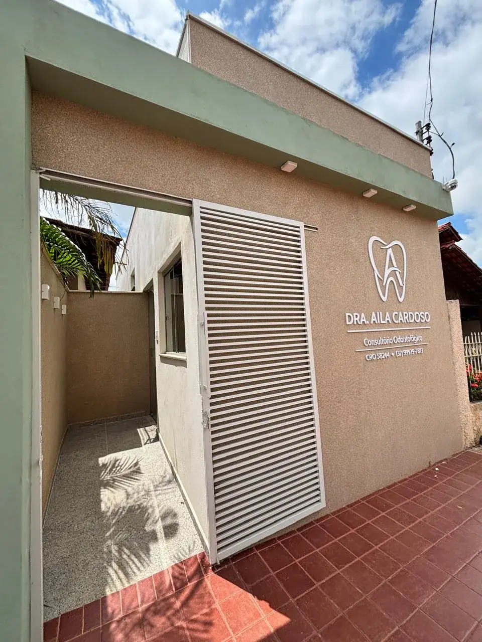 Dra. Aila Cardoso — Letreiro para consultório