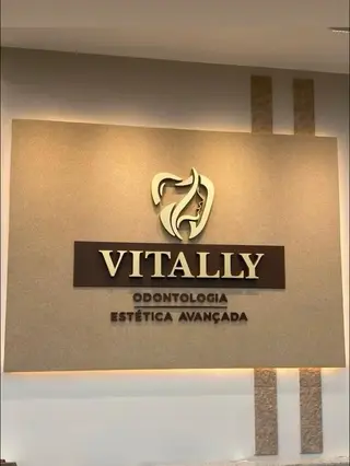 Vitally Odontologia — Letreiro interno iluminado