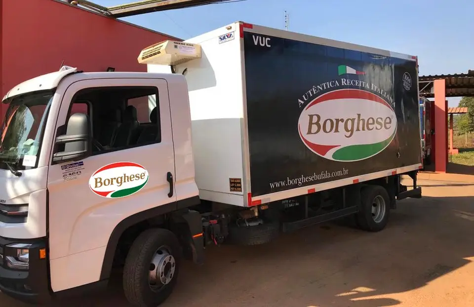 Borghese — Identidade aplicada ao caminhão