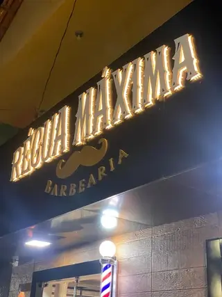 Régua Máxima — Letreiro iluminado