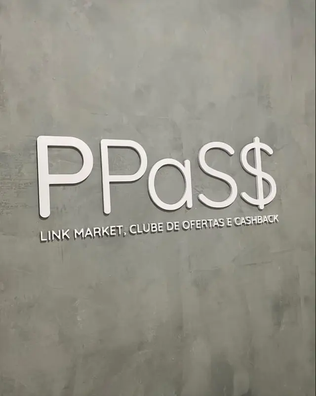 PPass — Letras e comunicação na entrada